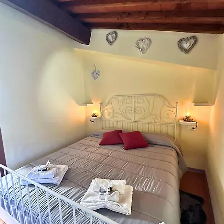 Tassinaia Farm stay *