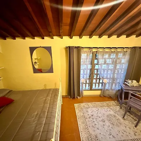Tassinaia Farm stay *
